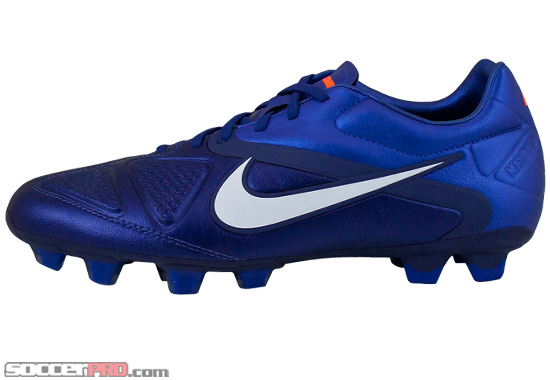 nike ctr360 white and blue