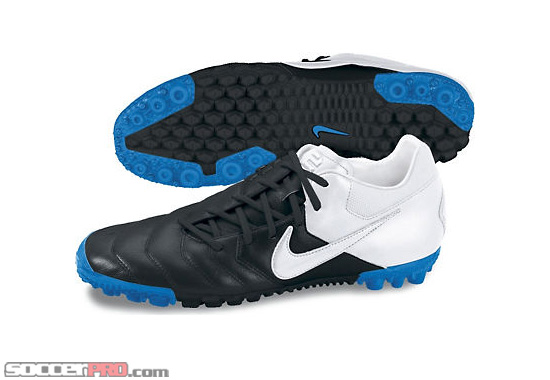 Nike5 Bomba Pro Review - Black/White 