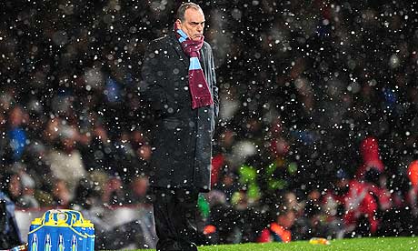 The Curious Case of Avram Grant’s Scarf