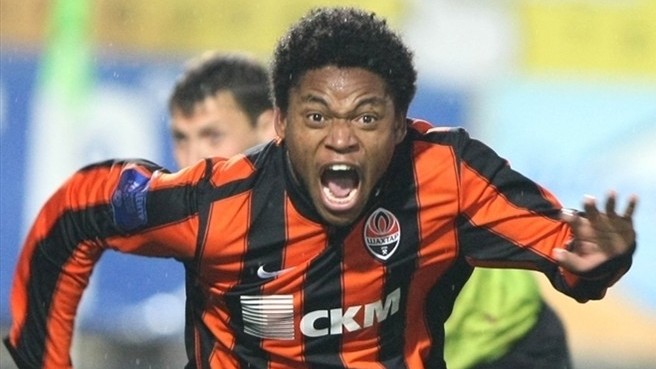 Goals My Granny Could Have Scored: Luiz Adriano Flouts Laws of Physics to Miss One for Shakthar