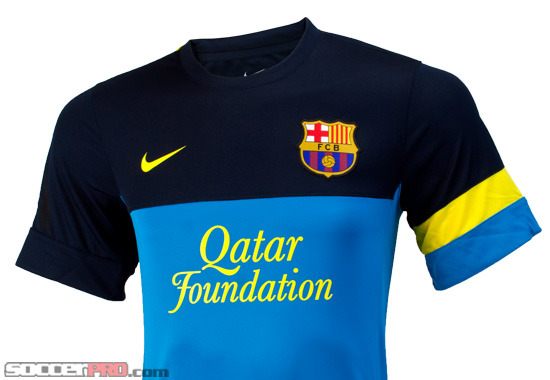 Nike Barcelona Training Top Review – Dynamic Blue with Dark Obsidian
