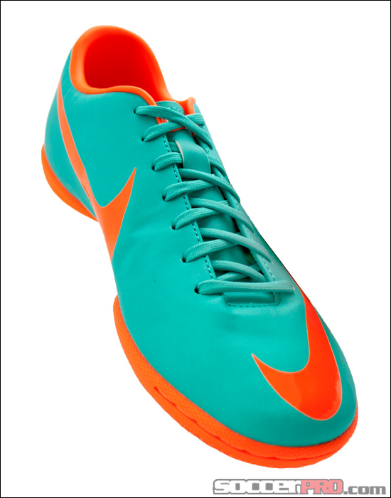 Nike Mercurial Victory III Indoor Soccer Shoes Review – Retro with Total Orange